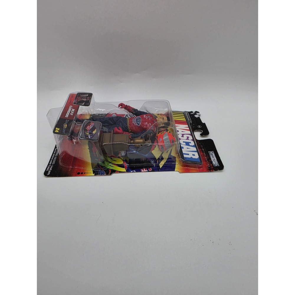 Jakks Pacific NASCAR Jeff Gordon Road Champs Action Figure 24171 DuPont 2003 NEW - Picture 10 of 12